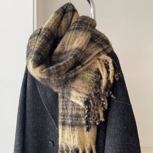 Plaid Wool Scarf in Black and Tan